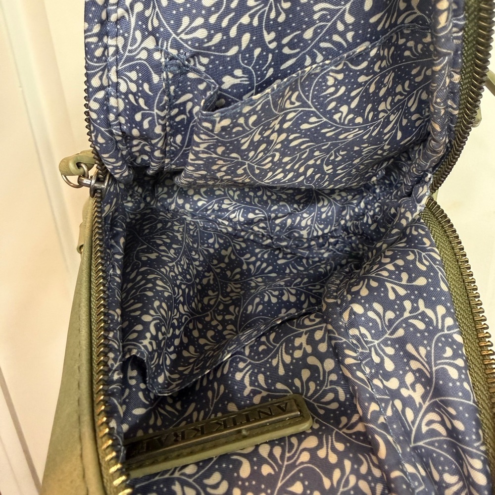 Antik Kraft Sage Green Sling Backpack - Picture 4 of 4